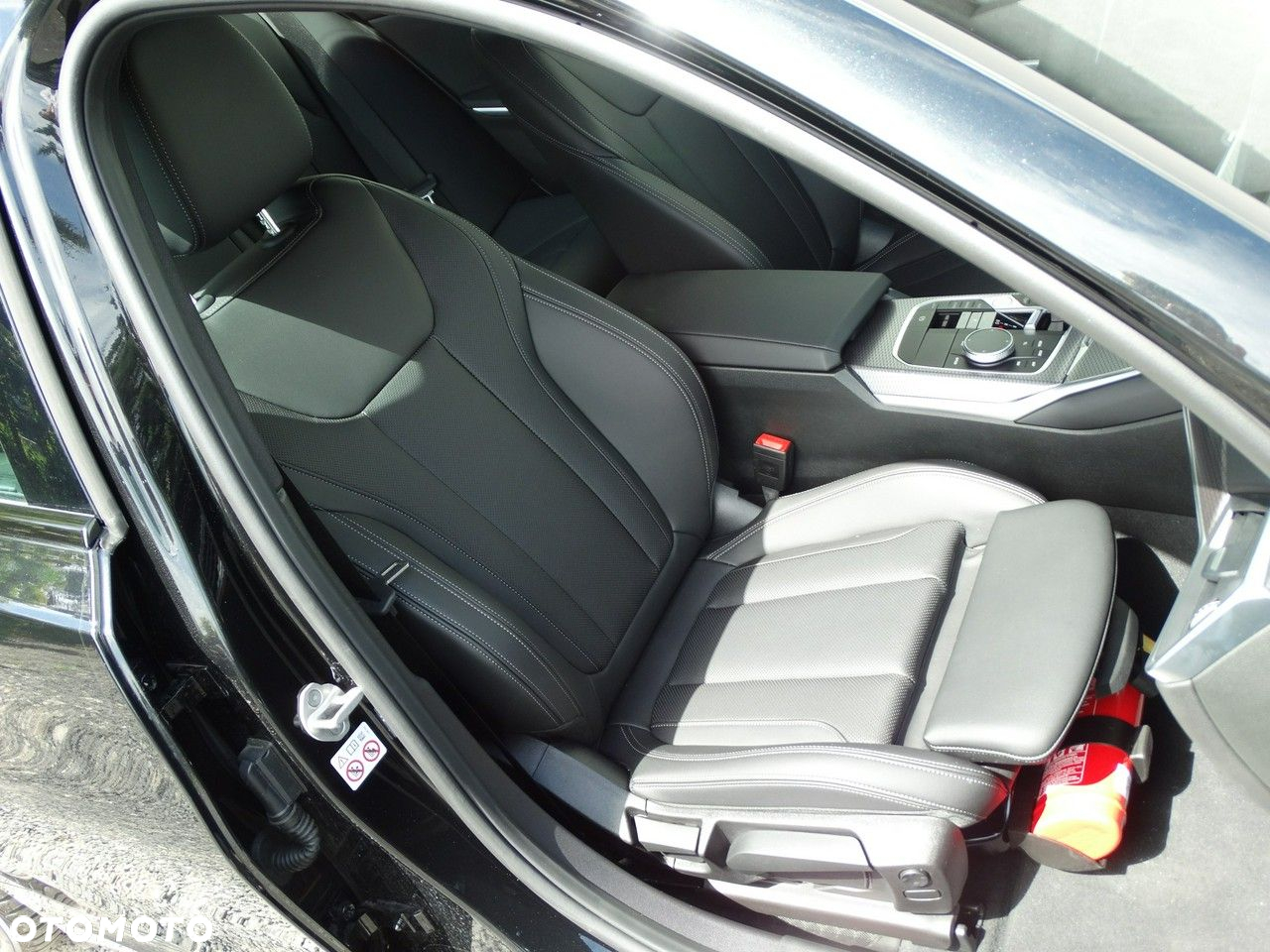 BMW Seria 3 318i M Sport - 13