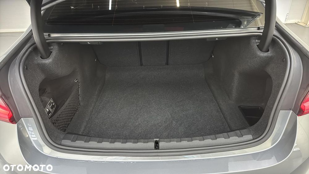 BMW Seria 3 318d mHEV - 18