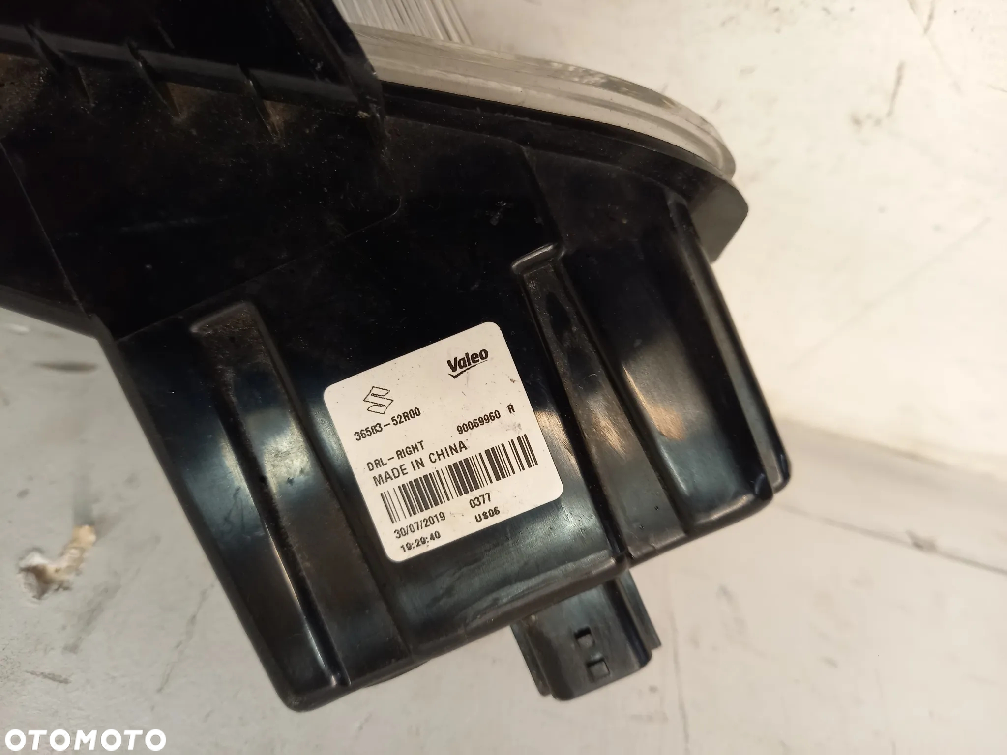 Suzuki Swift V MK8 halogen halogeny led DRL lewy LH - 10