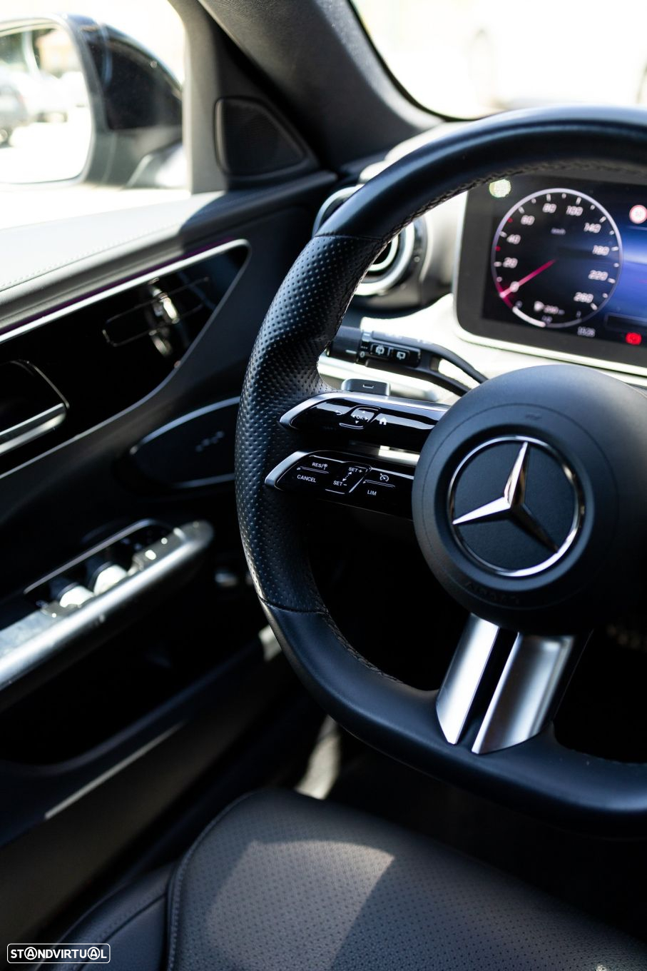 Mercedes-Benz C 300 e AMG Line - 36