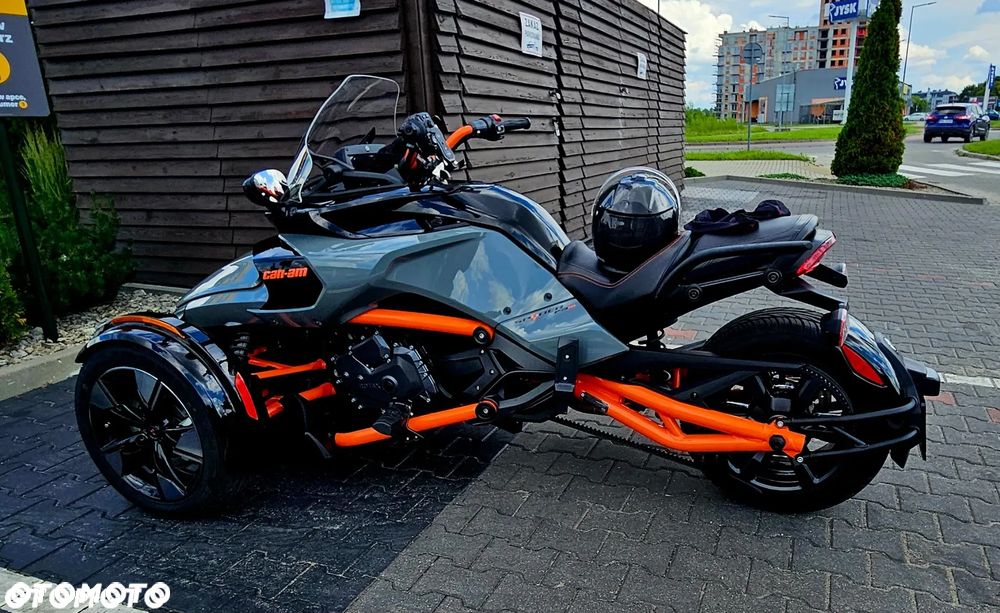 Can-Am Spyder - 2