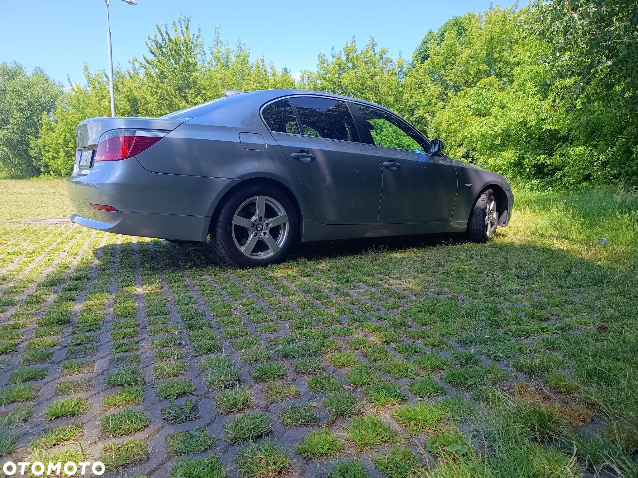 BMW Seria 5 520i - 13