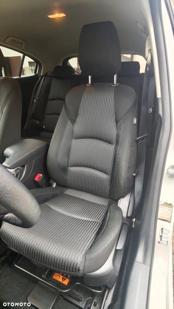 Mazda 3 2.0 Skyenergy i-Eloop - 16