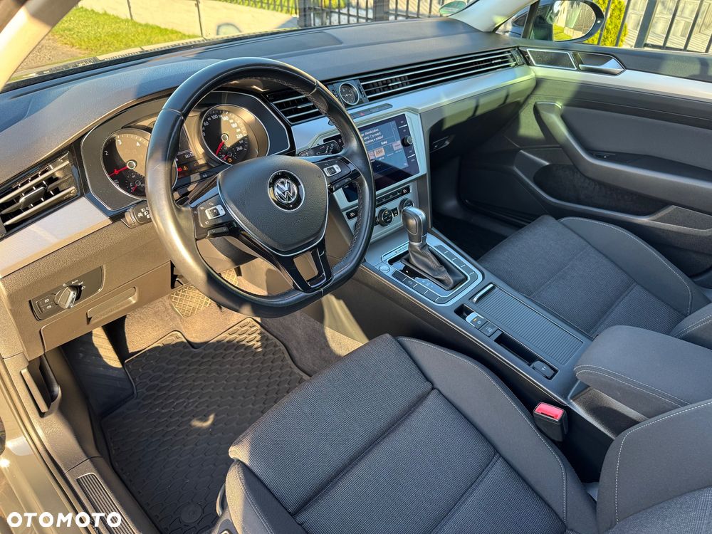 Volkswagen Passat Variant 2.0 TDI SCR DSG 4Motion Elegance - 32