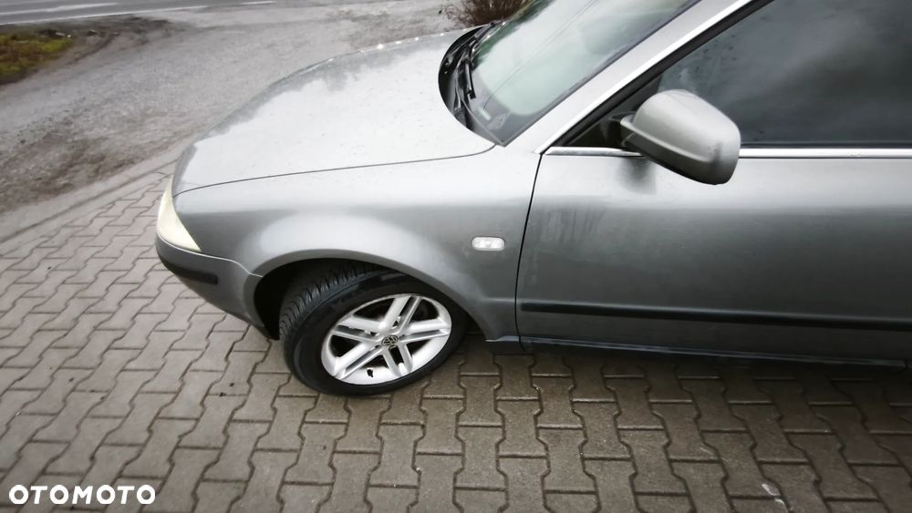 Volkswagen Passat 1.9 TDI Comfortline - 12