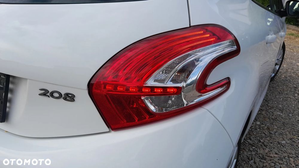 Peugeot 208 - 15