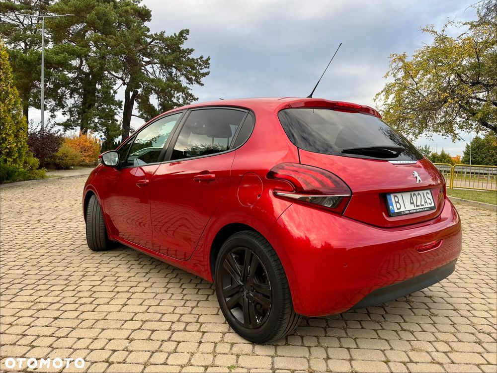 Peugeot 208 1.2 PureTech GPF Signature S&S - 5