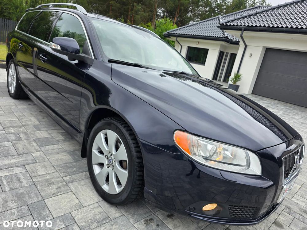 Volvo V70 2.5T Summum - 2