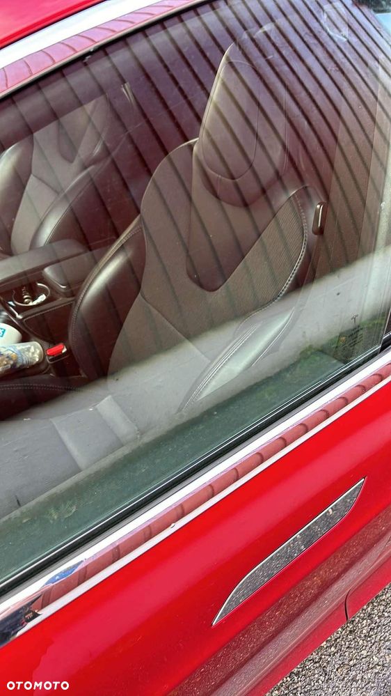 Tesla Model S - 10
