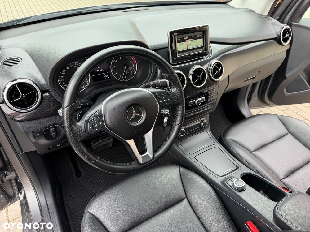 Mercedes-Benz Klasa B 180 7G-DCT Edition - 24