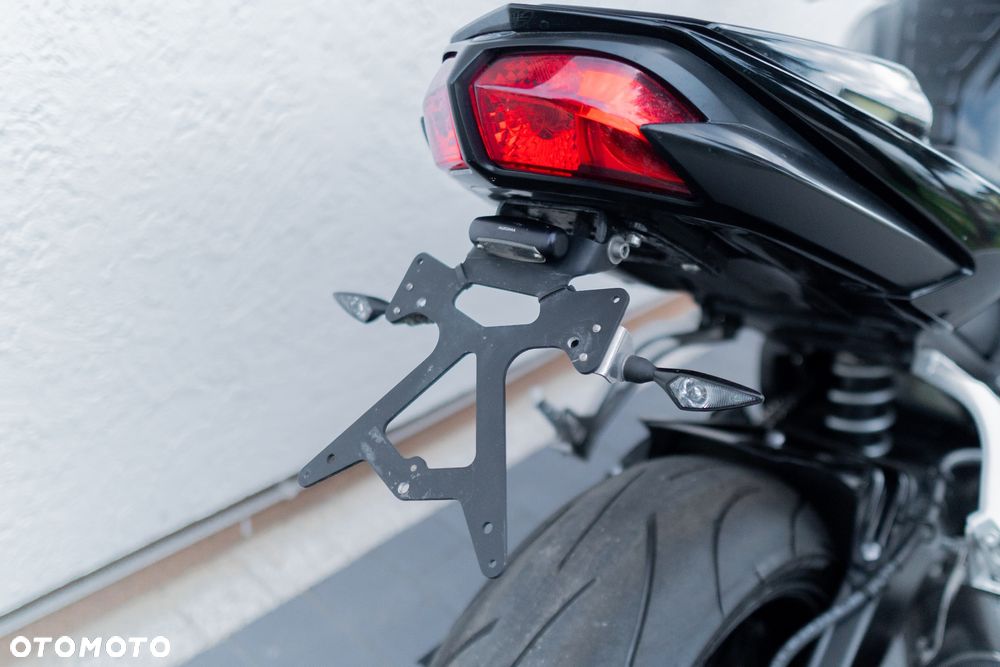 Yamaha FZ - 29