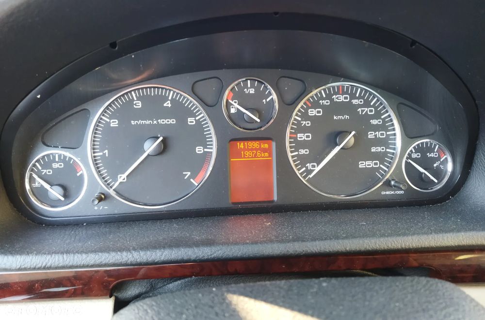 Peugeot 407 2.0 Premium - 16