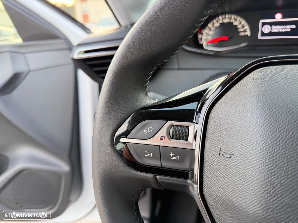 Peugeot 208 1.2 PureTech Active Pack - 19