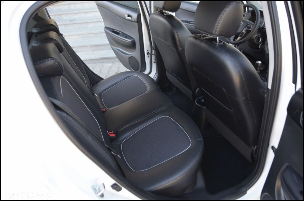 Hyundai i20 - 25