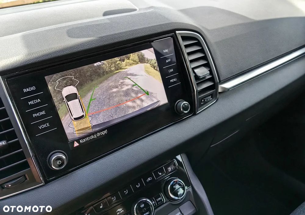 Skoda Karoq 2.0 TDI SCR Tour - 9