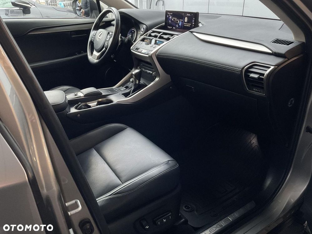 Lexus NX 300h Comfort AWD - 19