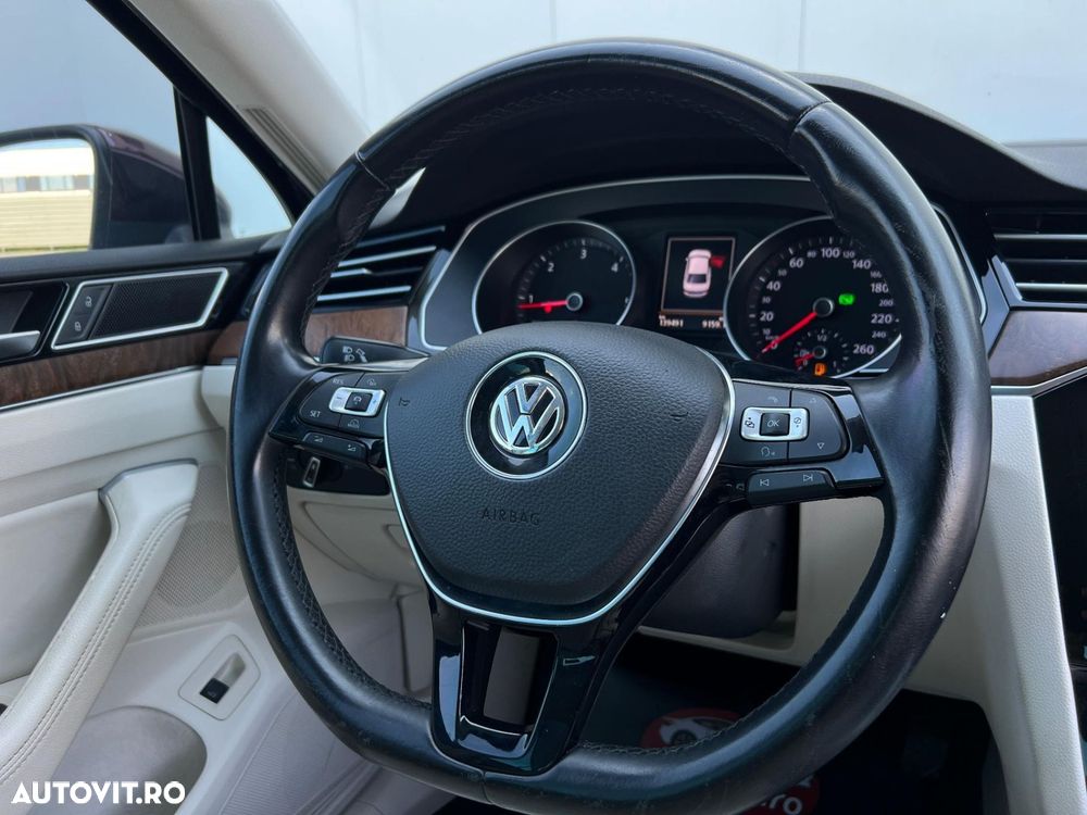 Volkswagen Passat - 11