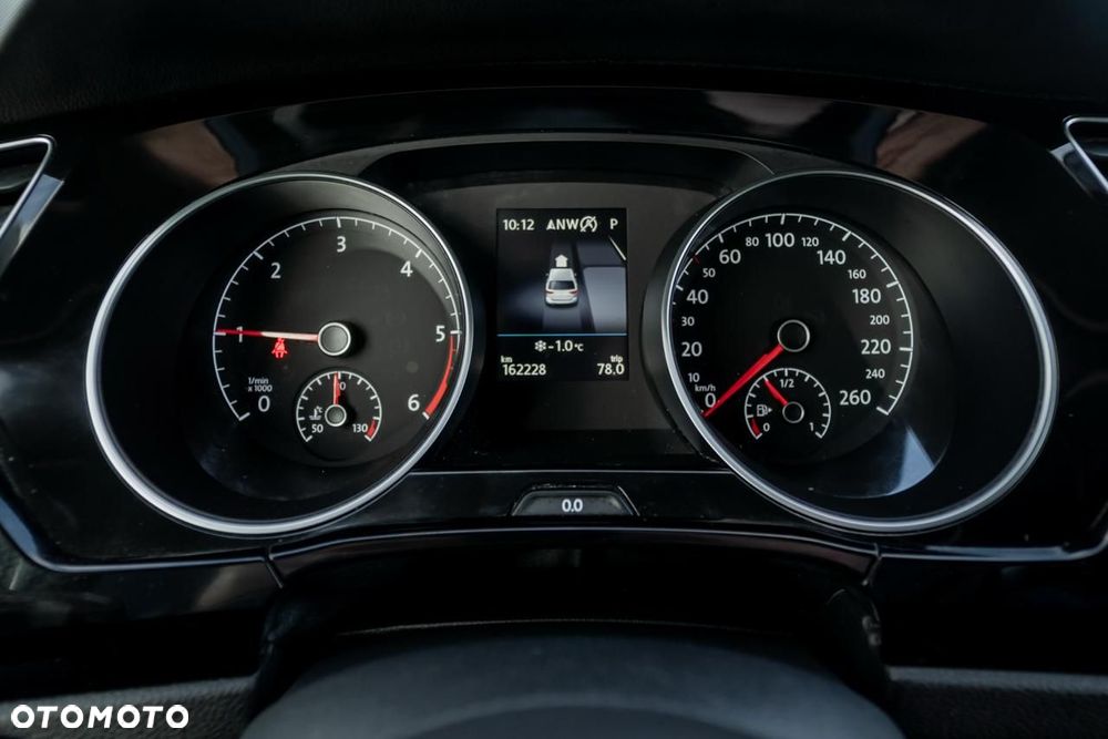 Volkswagen Touran 2.0 TDI SCR (BlueMotion Technology) DSG Comfortline - 31