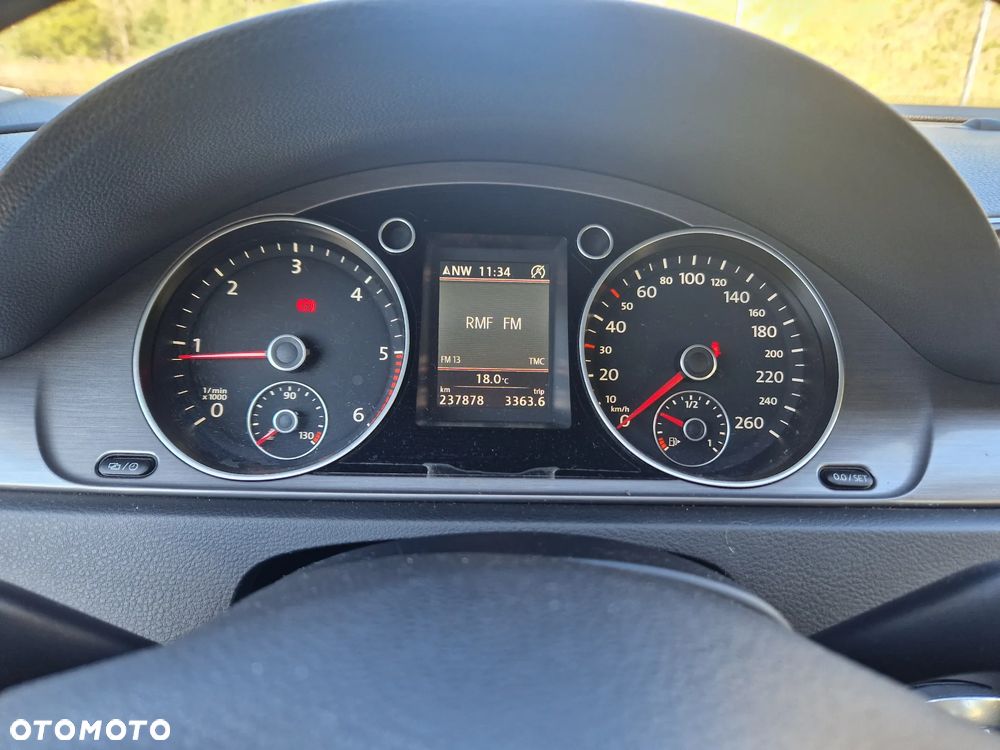 Volkswagen Passat - 3