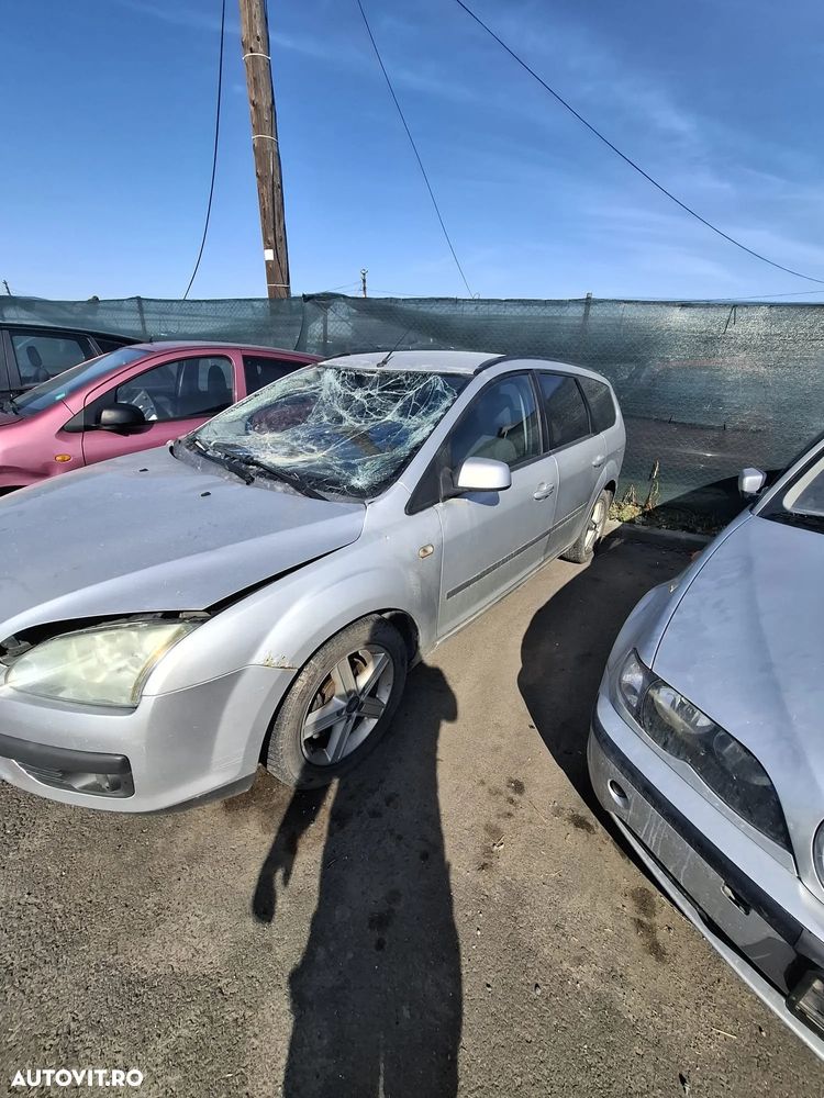 Dezmembrez Ford Focus 1.6 Tdci - 4