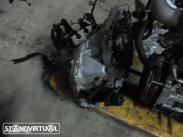 caixa de velocidades toyota  2.2 d4d de 2010 - 1