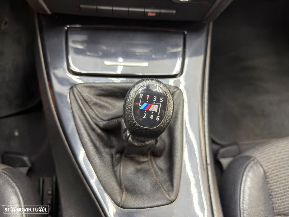 BMW 318 d Pack M - 18