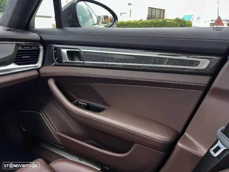 Porsche Panamera - 12