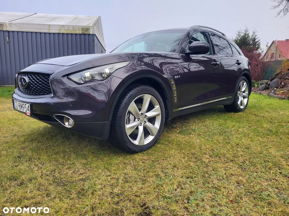Infiniti Q70 - 24