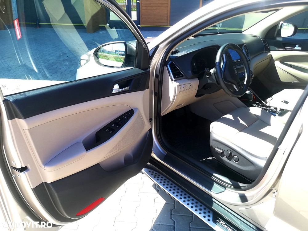 Hyundai Tucson 2.0 CRDI 4WD 6AT Premium+ - 16
