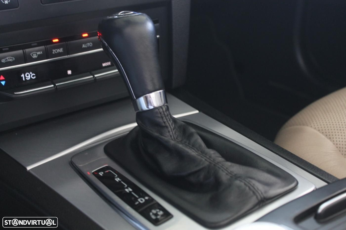 Mercedes-Benz E 250 CGi Avantgarde BlueEfficiency Auto - 37