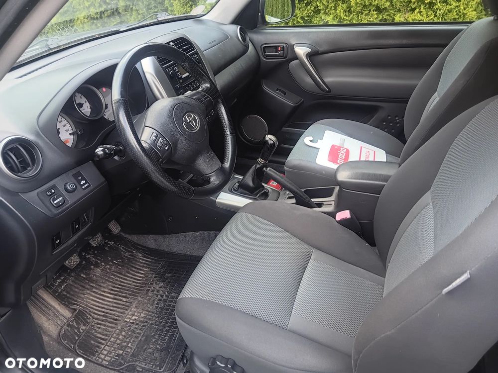 Toyota RAV4 D-4D 4x4 - 10