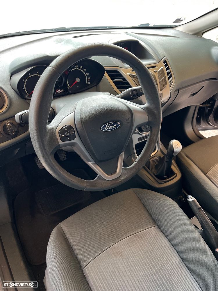 Ford Fiesta - 8