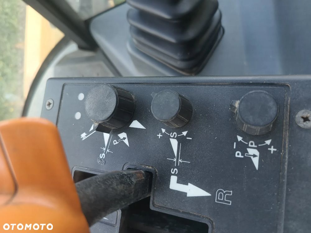 New Holland TX 65 Plus - 9