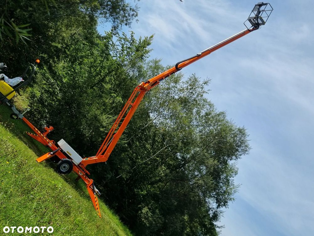 Nifty 170 HAC Zwyżka koszowa 17 metrów Podnośnik. jak Nowa z salonu 2015rok. PRĄD 230v. 4 sekcje sterowania na dole Nowy model! Z komuny Norweskiej. Używana była 1 raz do roku. Serwisowana w DEKRA do końca OKAZJA. Zwyżka Obrotowa. Poziomowanie kosza. Pełna Hydraulika. Ani deka luzów i wycieków. Zadbany sprzęt. Posiadam 2 identyczne sztuki. Druga z 2020 roku! - 8