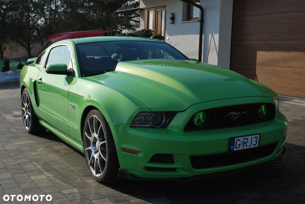 Ford Mustang - 1