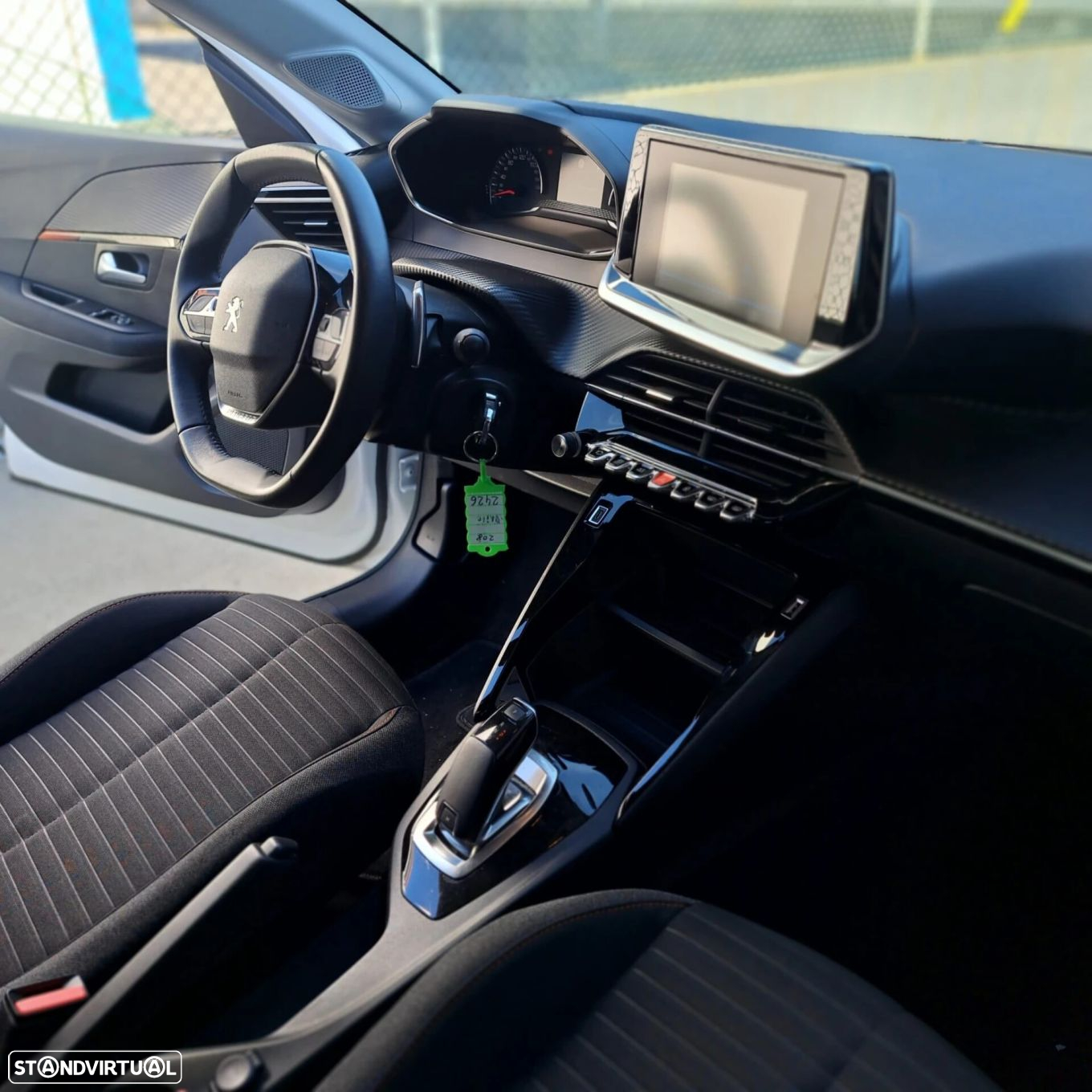 Peugeot 208 PureTech 100 EAT8 Active Pack - 24