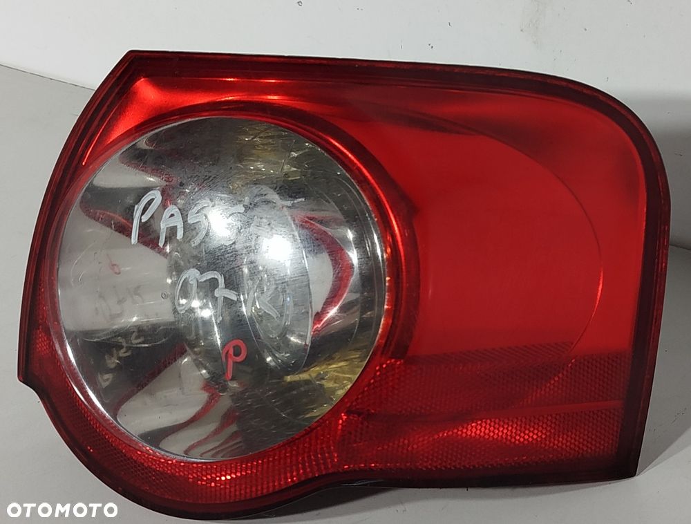 lampa prawa tylna tył VW PASSAT B6 05-10 KOMBI - 2