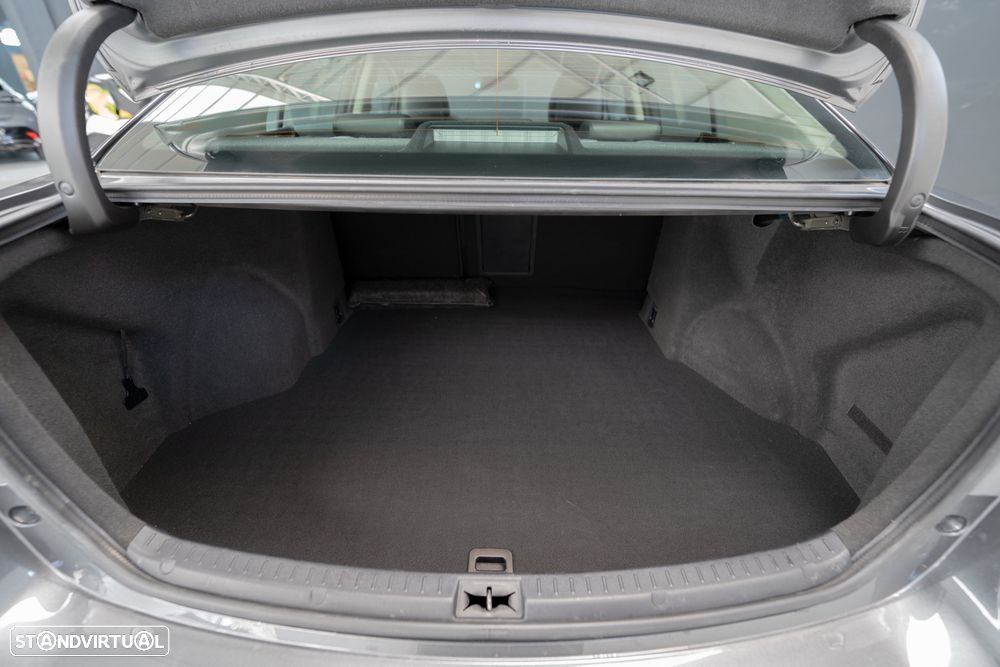 Toyota Avensis SD 2.0 D-4D Exclusive +Navi - 30