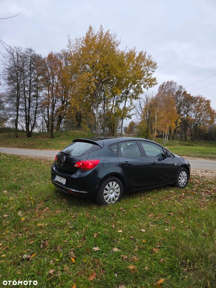 Opel Astra IV Hatchback 09-12 - 4