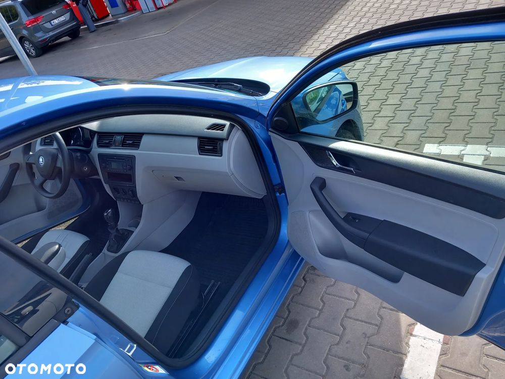 Skoda RAPID 1.2 TSI Ambition - 12