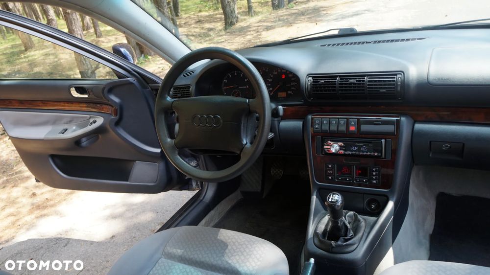 Audi A4 Limousine - 31