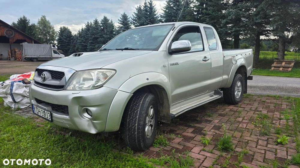 Toyota HILUX - 2