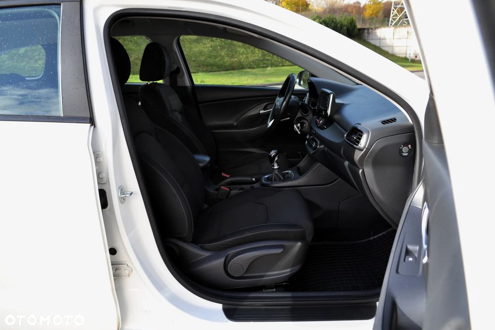 Hyundai i30 1.6 CRDi BlueDrive Comfort - 11