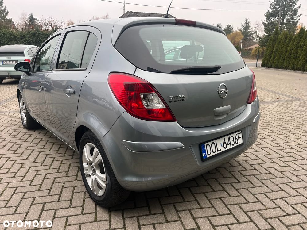 Opel Corsa 1.2 16V Cosmo - 5