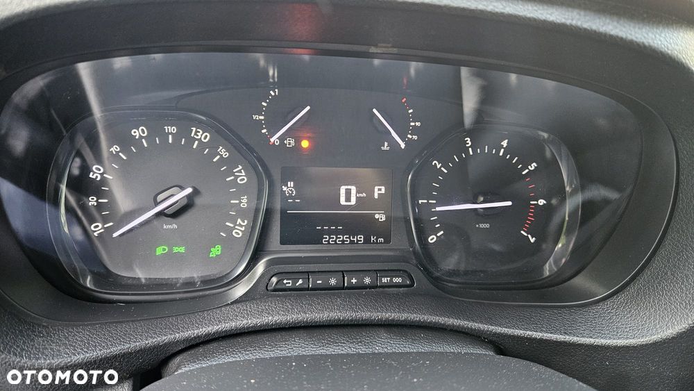 Citroën Jumpy 2,0 HDI L3 Najdłuższy Automat Led Kamera Webasto Blis Keyless Klimatronik Parktronik Super Stan - 19
