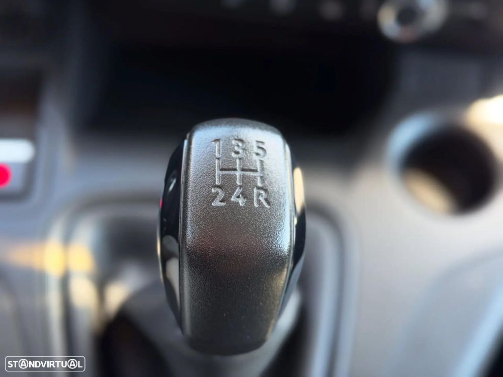Peugeot Partner 1.5 BlueHDi L2H1 - 19