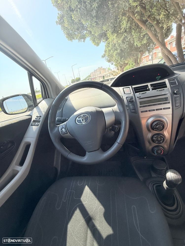 Toyota Yaris 1.0 VVT-i Sol AC+VSC - 15