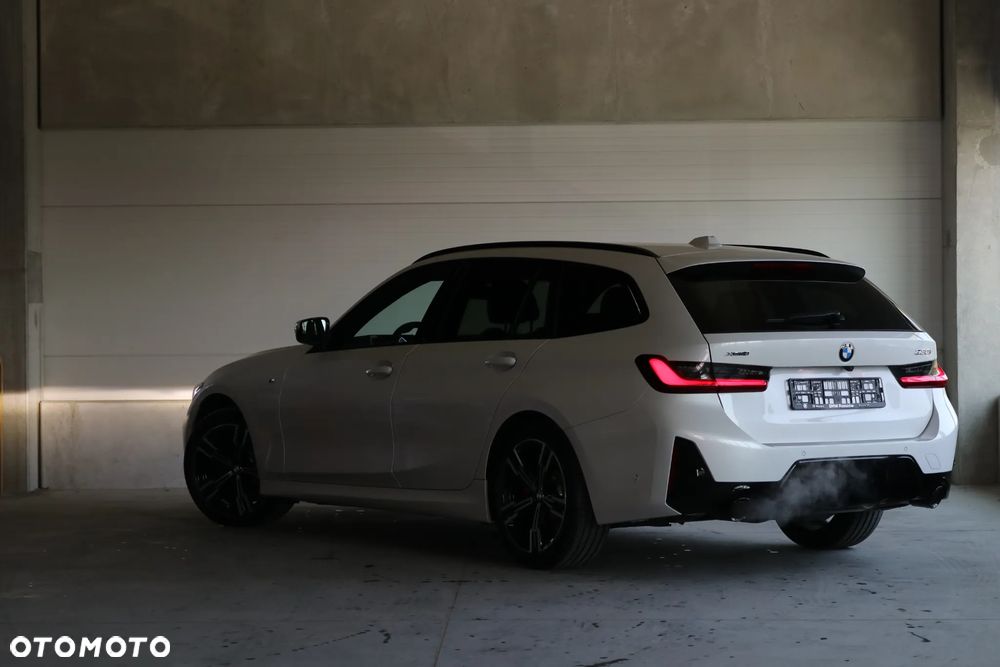 BMW Seria 3 330i xDrive M Sport - 4