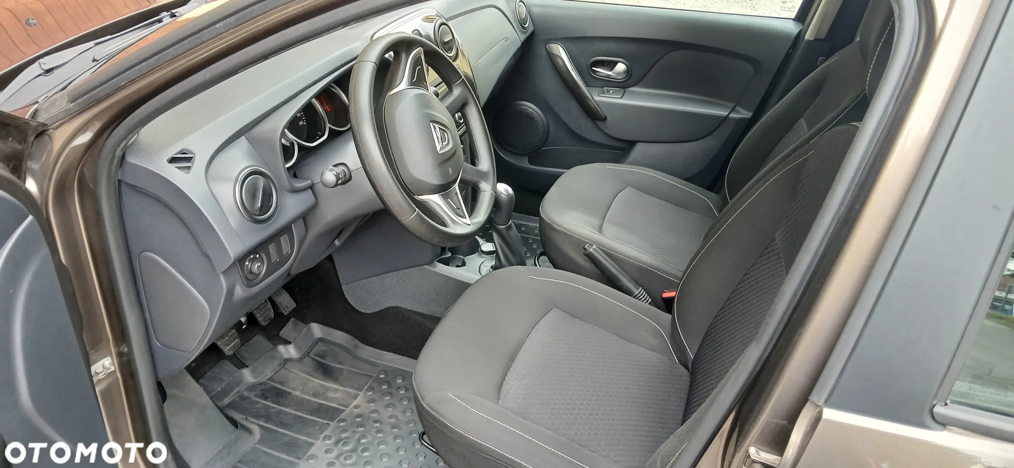 Dacia Sandero 1.2 16V Laureate - 7
