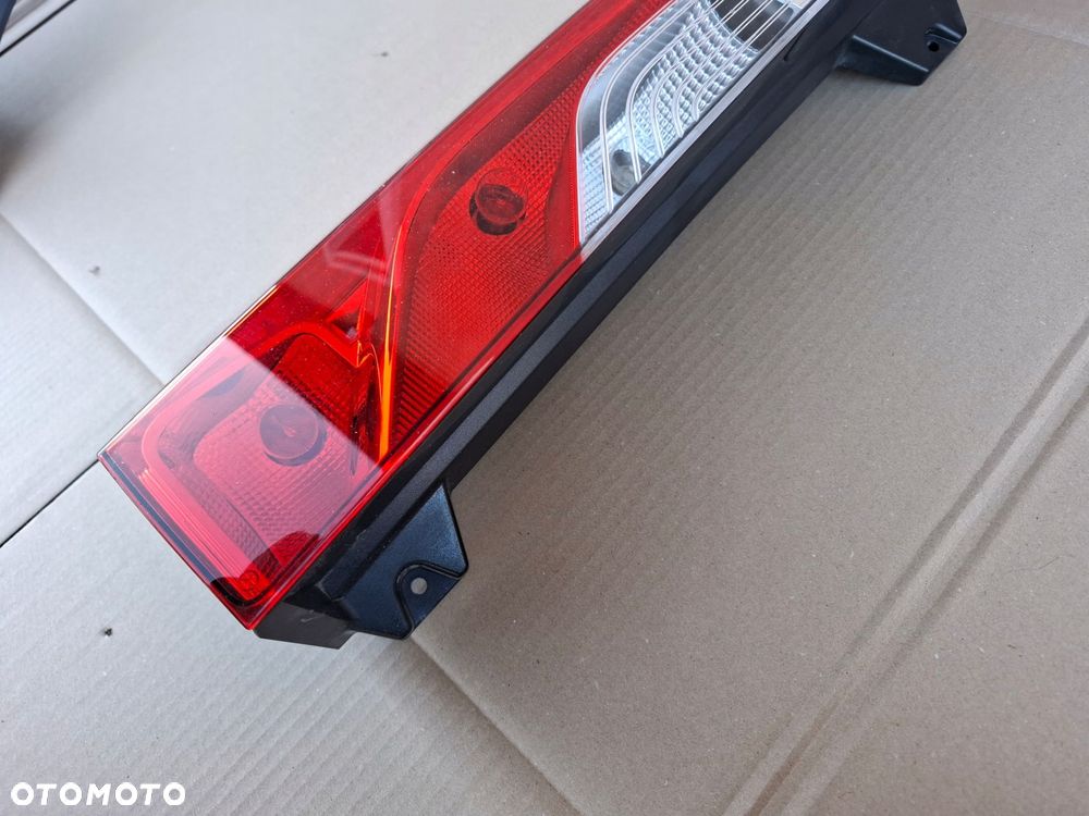 lampa tył tylna mercedes sprinter w907 a910 a9108200000 oryginał ładny stan - 7